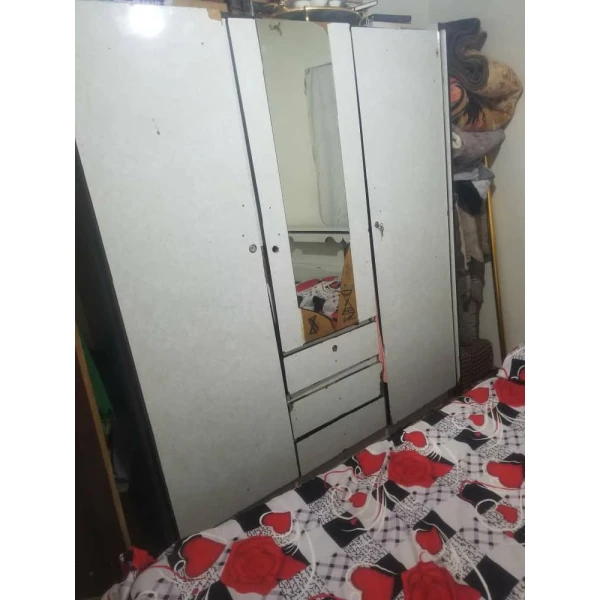 دولاب و سرير