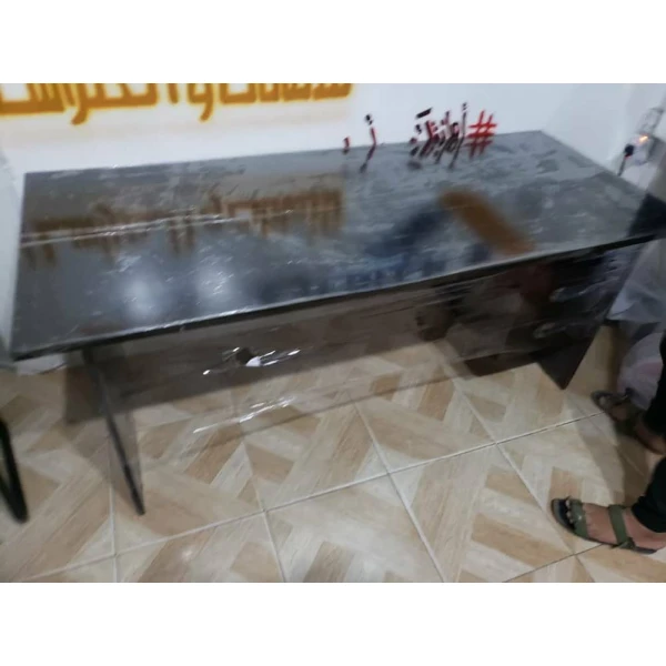 مكتب مكتبي شبه جديد