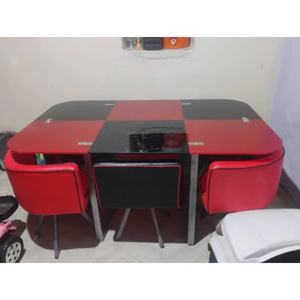 طاوله طعام زجاجيه