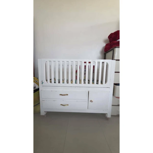 سرير اطفال