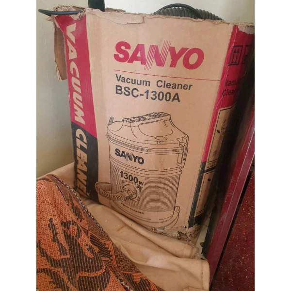 مكنسه كهربائيه
